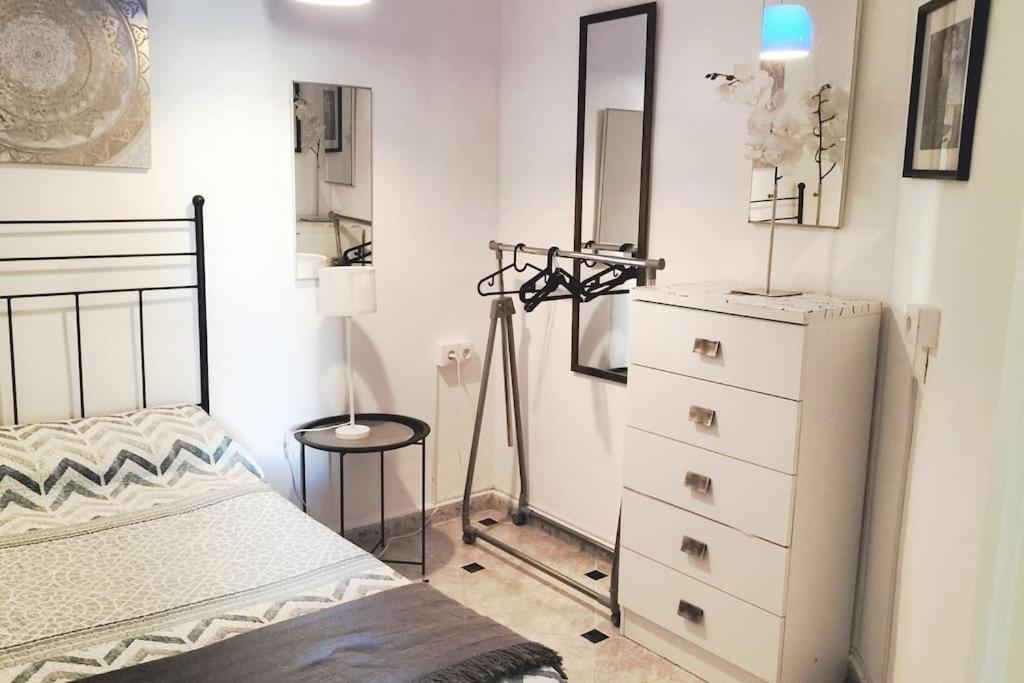 Bonito Apartamento De Dos Dormitorios En El Centro Y Calle San Miguel トレモリノス エクステリア 写真