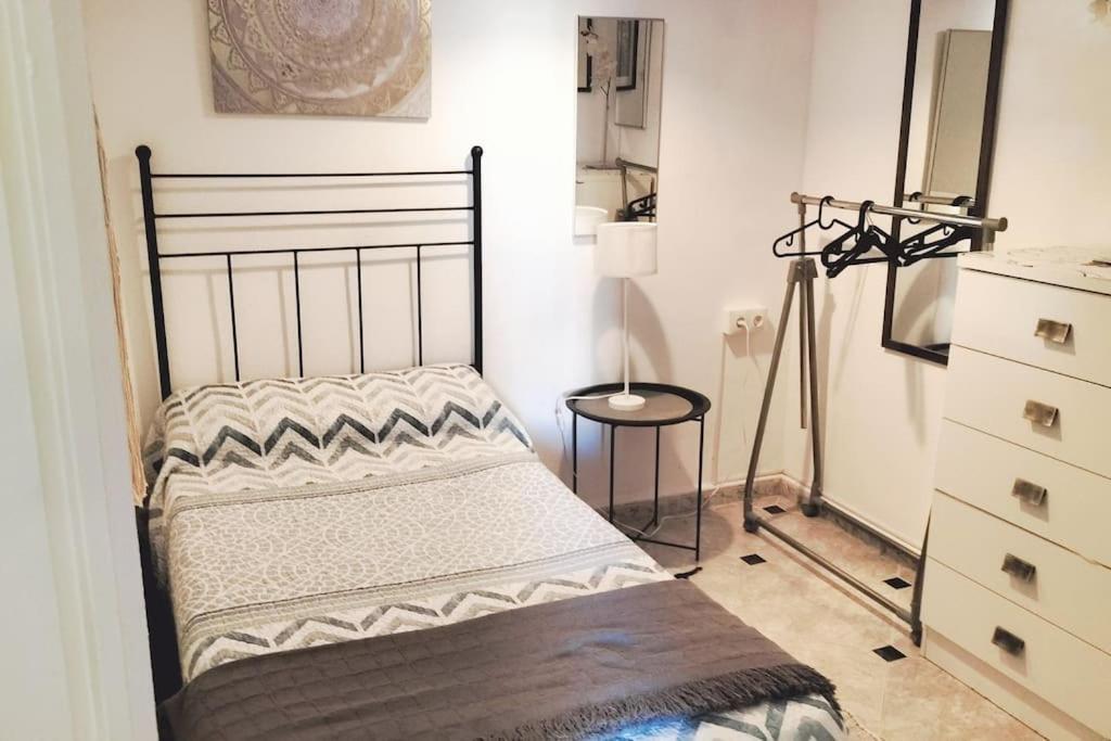 Bonito Apartamento De Dos Dormitorios En El Centro Y Calle San Miguel トレモリノス エクステリア 写真