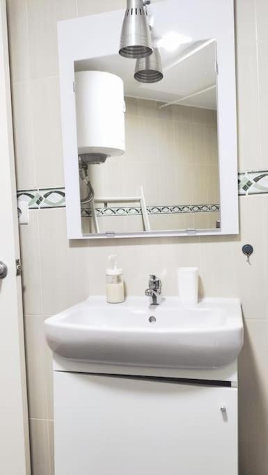 Bonito Apartamento De Dos Dormitorios En El Centro Y Calle San Miguel トレモリノス エクステリア 写真