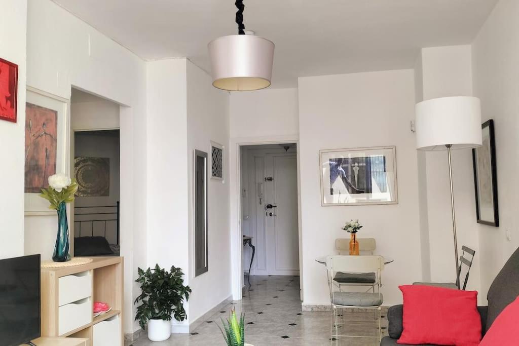 Bonito Apartamento De Dos Dormitorios En El Centro Y Calle San Miguel トレモリノス エクステリア 写真