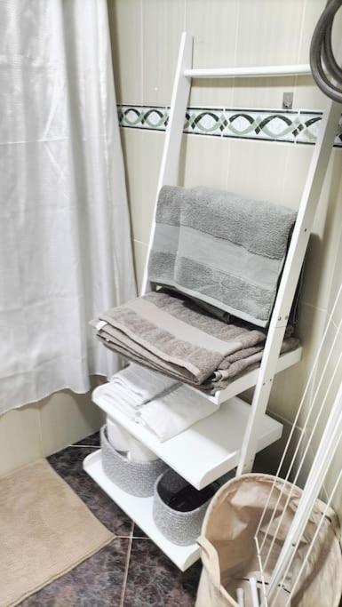 Bonito Apartamento De Dos Dormitorios En El Centro Y Calle San Miguel トレモリノス エクステリア 写真